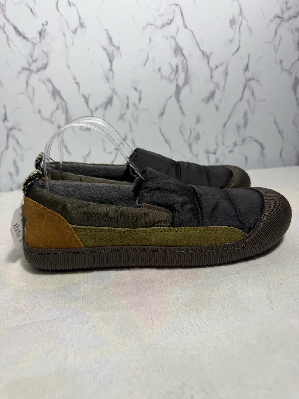 Staheekum Men’s Puff Slip-On Shoes Size 11 Black Quilted Camping Slippers NWT